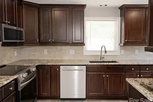 728 Morningside Dr, Mount Holly, NC 28120 - Photo 5