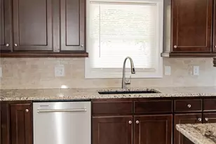 728 Morningside Dr, Mount Holly, NC 28120 - Photo 9