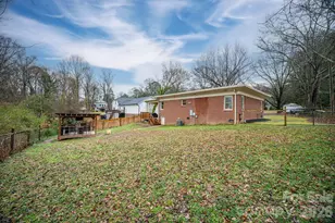 335 E Sumner St, Lincolnton, NC 28092 - Photo 39