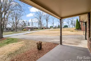 193 Oak Forest Dr, Forest City, NC 28043 - Photo 3