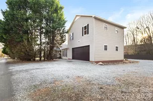 1751 Robert Martin Rd, Catawba, NC 28609 - Photo 3
