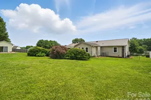 117 Pilots Ridge Dr, Bessemer City, NC 28016 - Photo 15