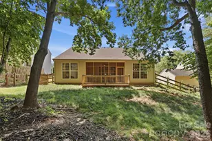 2454 Carmathen Rd, Charlotte, NC 28269 - Photo 37