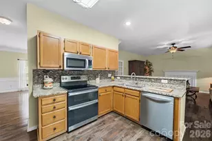 106 Shade Tree Cir, Fort Mill, SC 29715 - Photo 17
