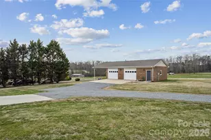 8815 Columbus St, Davidson, NC 28036 - Photo 5