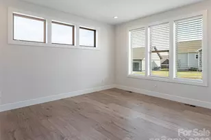 1031 Hillside Ridge Rd, Candler, NC 28715 - Photo 17