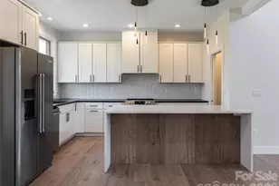 1031 Hillside Ridge Rd, Candler, NC 28715 - Photo 13