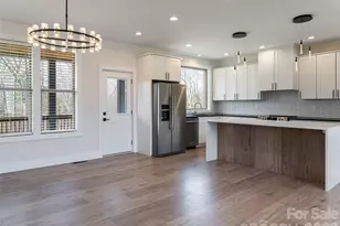 1031 Hillside Ridge Rd, Candler, NC 28715 - Photo 11