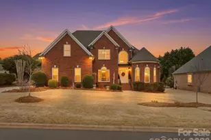 2289 Woodridge Dr, Fort Mill, SC 29715 - Photo 1