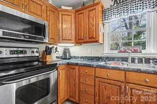 5069 W Piedmont Cir, Conover, NC 28613 - Photo 5