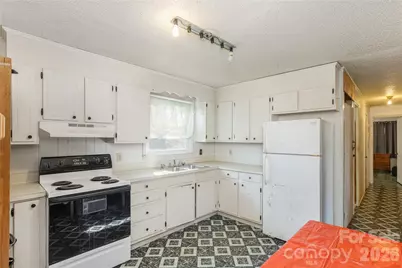 56 Fairview Avenue, Hendersonville, NC 28792 - Photo 7