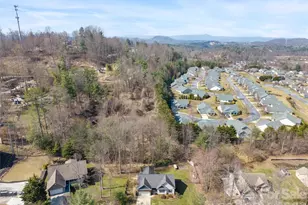 163 Oak Apple Ln, Hendersonville, NC 28792 - Photo 5