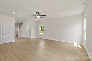 6618 Fairford Dr, Charlotte, NC 28215 - Photo 3