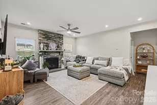 5042 Summer Surprise Ln, Charlotte, NC 28215 - Photo 9