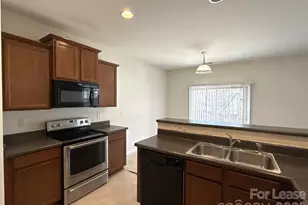 354 Cornielle Ln, Charlotte, NC 28216 - Photo 7