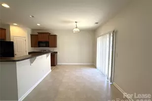 354 Cornielle Ln, Charlotte, NC 28216 - Photo 5