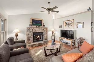 405 Glen Echo Cir, Saluda, NC 28773 - Photo 9