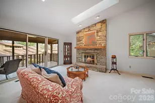 301 N Scarlet Oak Ln, Hendersonville, NC 28791 - Photo 15