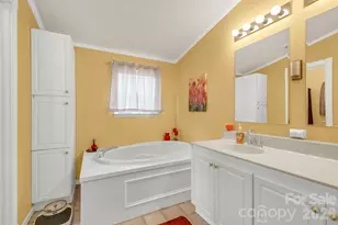 401 Lynn Gap Rd, Spruce Pine, NC 28777 - Photo 19