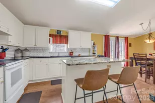 401 Lynn Gap Rd, Spruce Pine, NC 28777 - Photo 5