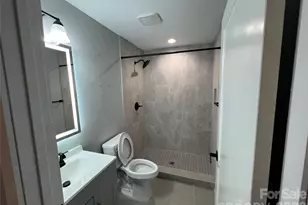 2631 Kenhill Dr, Charlotte, NC 28208 - Photo 17