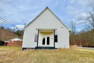 6367 Nc 261 Hwy, Bakersville, NC 28705 - Photo 9