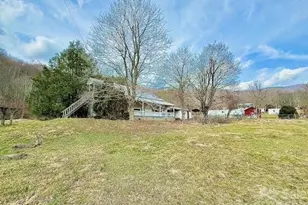 6367 Nc 261 Hwy, Bakersville, NC 28705 - Photo 35