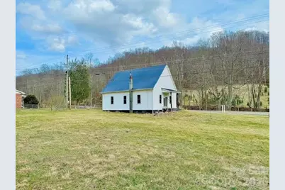 6367 Nc 261 Highway, Bakersville, NC 28705 - Photo 5
