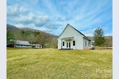 6367 Nc 261 Highway, Bakersville, NC 28705 - Photo 1