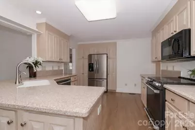 415 N Greenbriar Road, Statesville, NC 28625 - Photo 11