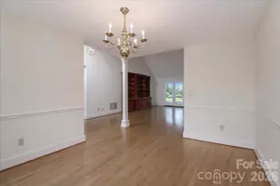 415 N Greenbriar Rd, Statesville, NC 28625 - Photo 5