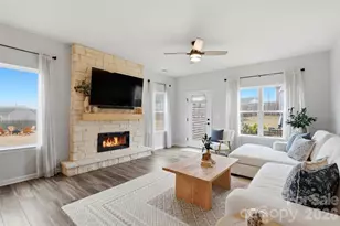 331 Ox Bow Cir, Mount Holly, NC 28120 - Photo 9