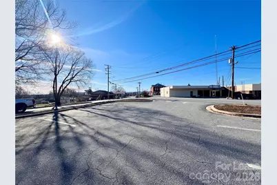 21 Main Avenue Drive, Taylorsville, NC 28681 - Photo 3