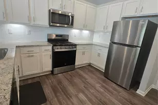5240 Kinsbridge Dr, Charlotte, NC 28227 - Photo 9