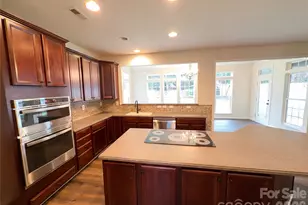 2718 Phillips Woods Ln, Matthews, NC 28105 - Photo 3