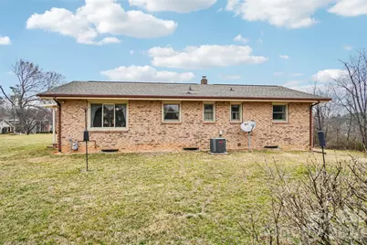 277 Powell Street, Hendersonville, NC 28792 - Photo 23