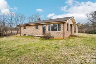 277 Powell St, Hendersonville, NC 28792 - Photo 1