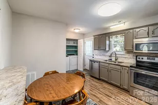 370 Weathers Creek Rd, Troutman, NC 28166 - Photo 11