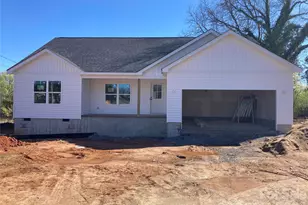 3669 Wakefield Dr, Newton, NC 28658 - Photo 1