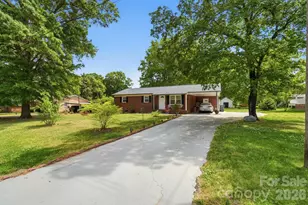324 Autumn Dr, Harrisburg, NC 28075 - Photo 3