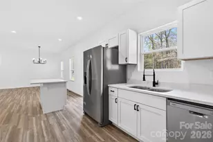 2022 Jack Robertson Ln, Lancaster, SC 29720 - Photo 11