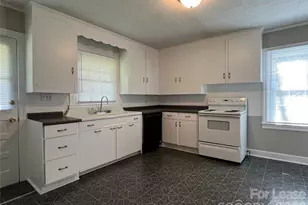 111 Hilltop St, Mount Holly, NC 28120 - Photo 5