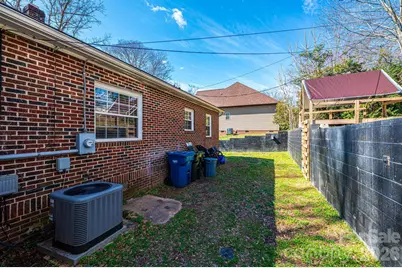 132 15th Avenue NW, Hickory, NC 28601 - Photo 41