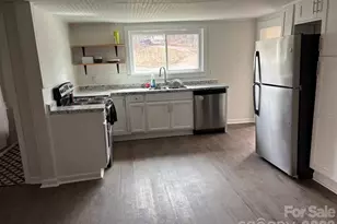 262 Blackberry Ln, Bakersville, NC 28705 - Photo 9