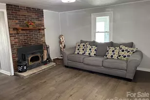 262 Blackberry Ln, Bakersville, NC 28705 - Photo 5