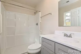 7826 Burch Shire Rd, Charlotte, NC 28269 - Photo 17