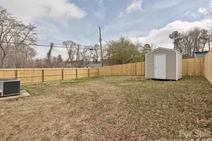 7826 Burch Shire Rd, Charlotte, NC 28269 - Photo 23