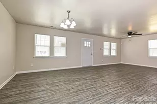 7826 Burch Shire Rd, Charlotte, NC 28269 - Photo 11