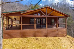 677 Ridgetop Cir, Whittier, NC 28789 - Photo 3