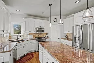 18801 River Falls Dr, Davidson, NC 28036 - Photo 11